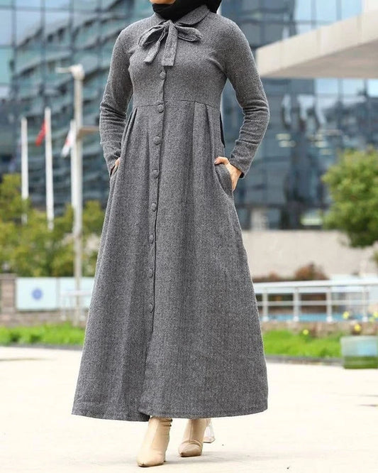 فستان شتوي طويل بنقشة "هيرنغبوين" مع ربطة عنق أنيقة