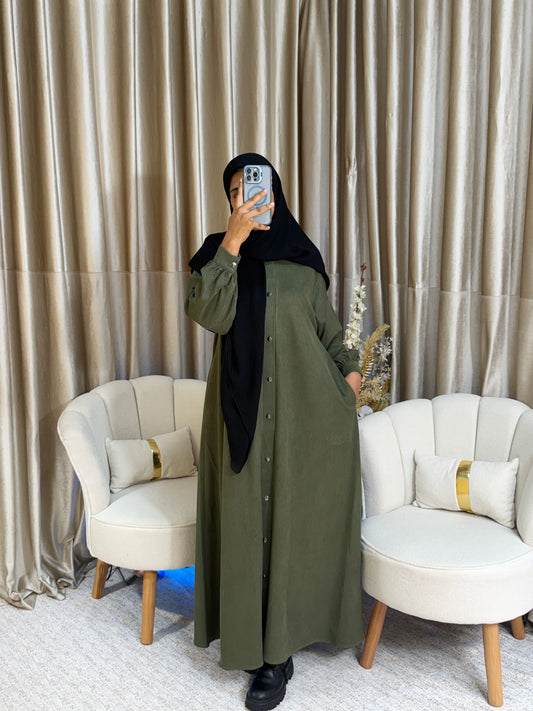 فستان أنيق واسع بلمسة عصرية